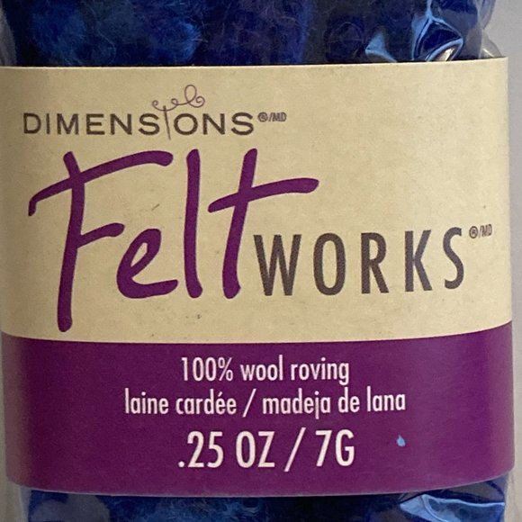 24 Dimensions FeltWorks 100% Wool Blue Curly Roving 0.25oz - Picture 9 of 16